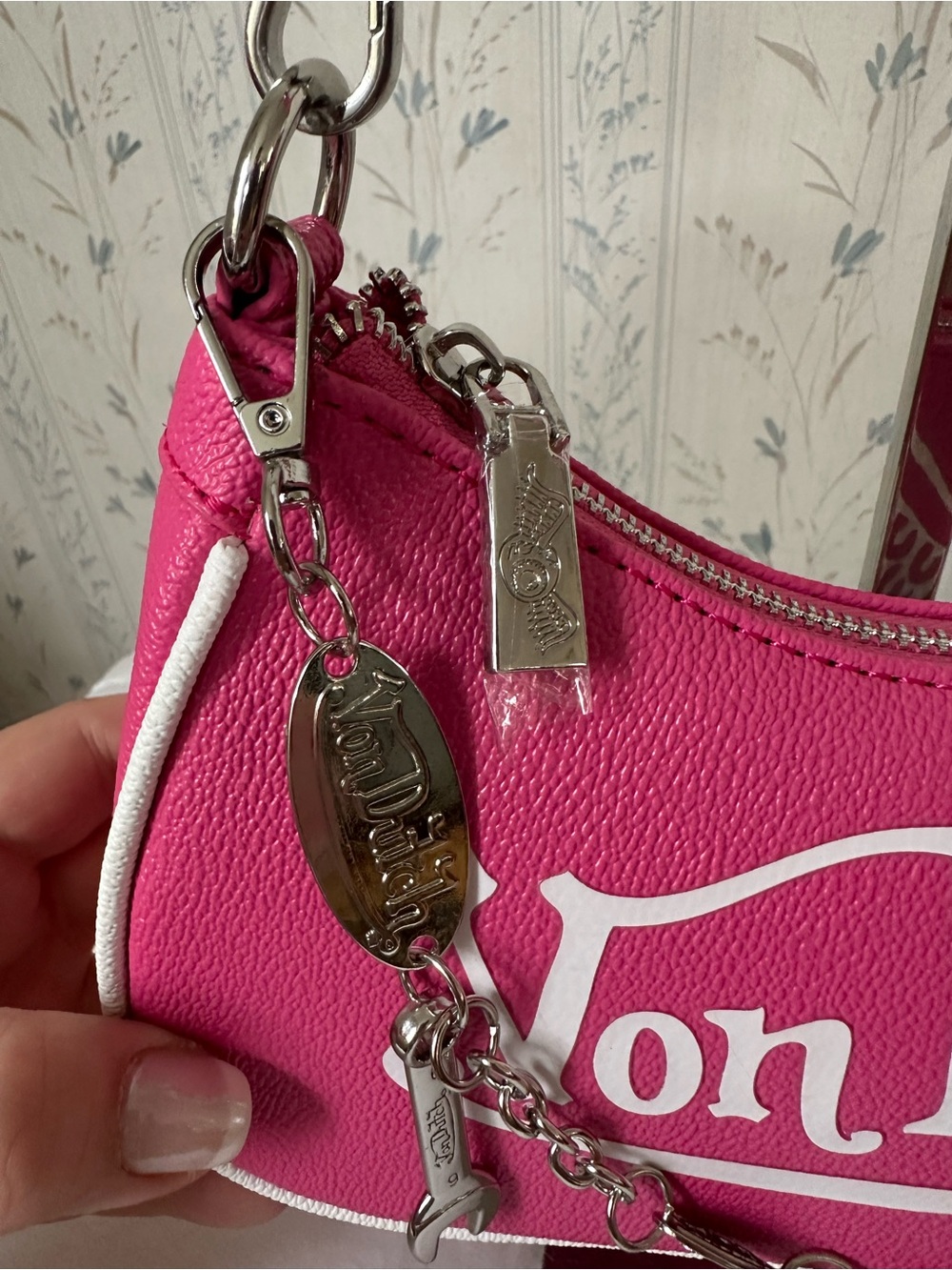 Von Dutch Hot Pink Logo Mini Shoulder Bag - Picture 4 of 10